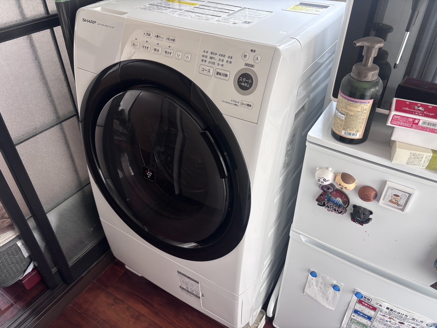 シャープのドラム式洗濯機ES-S7F