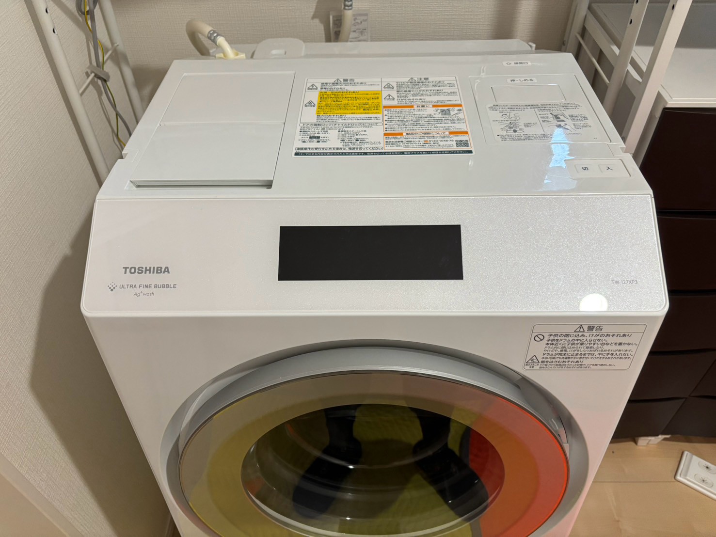東芝ドラム式洗濯機TW-127XP3の外観